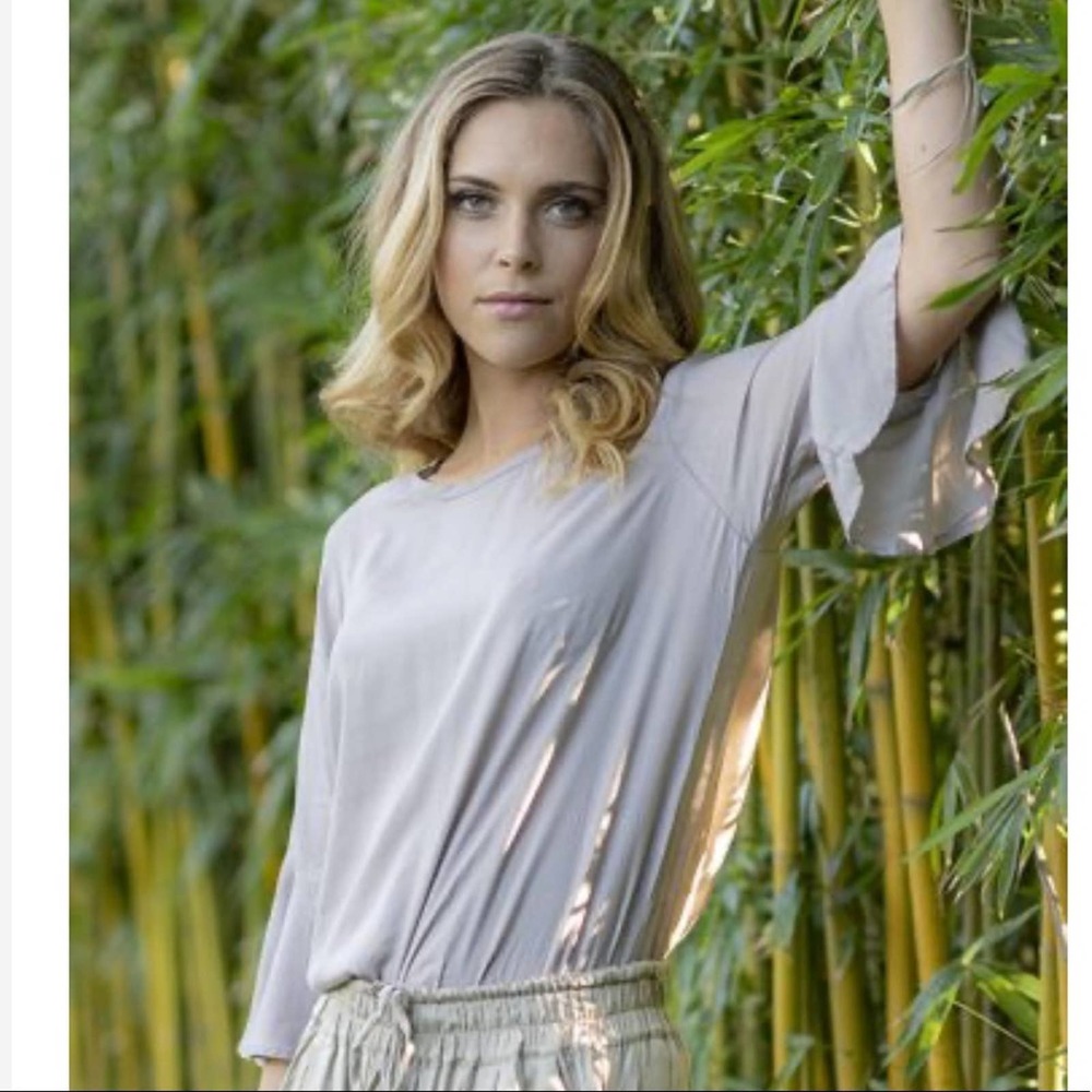 Cienna NWT Lil Top - Tan 3/4 Sleeves Size Large